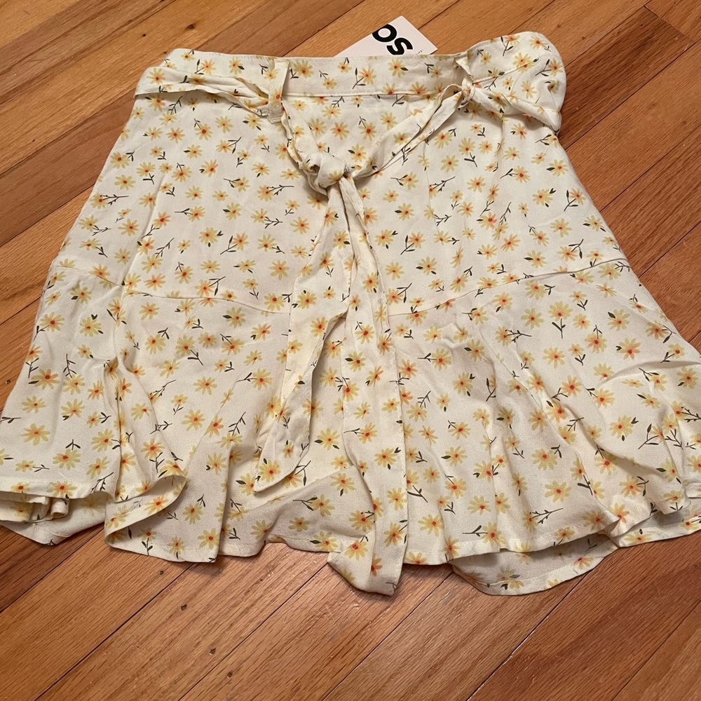mini skirt with followed